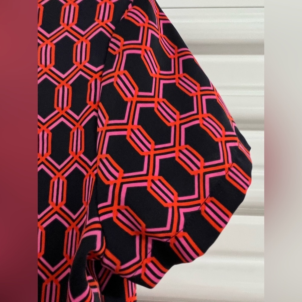 Adrienne Vittadini Black and Red Sheath Mini Dress Size 6 - Picture 2 of 6